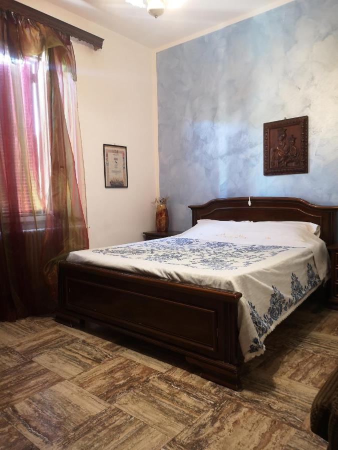 Casa Raffaello Hotel กัสตีลีโยเน ดิ ออร์ชา ห้อง รูปภาพ
